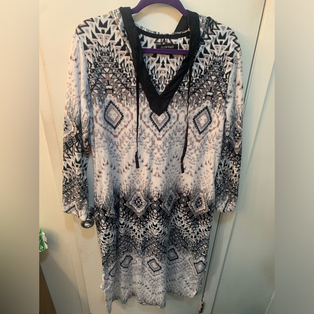 Ellen Tracy hooded dress- nwot- size L- SUPER SOFT